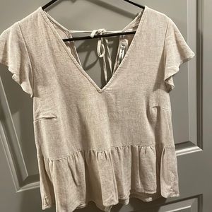 Abercrombie Linen Blend Flutter Sleeve Top